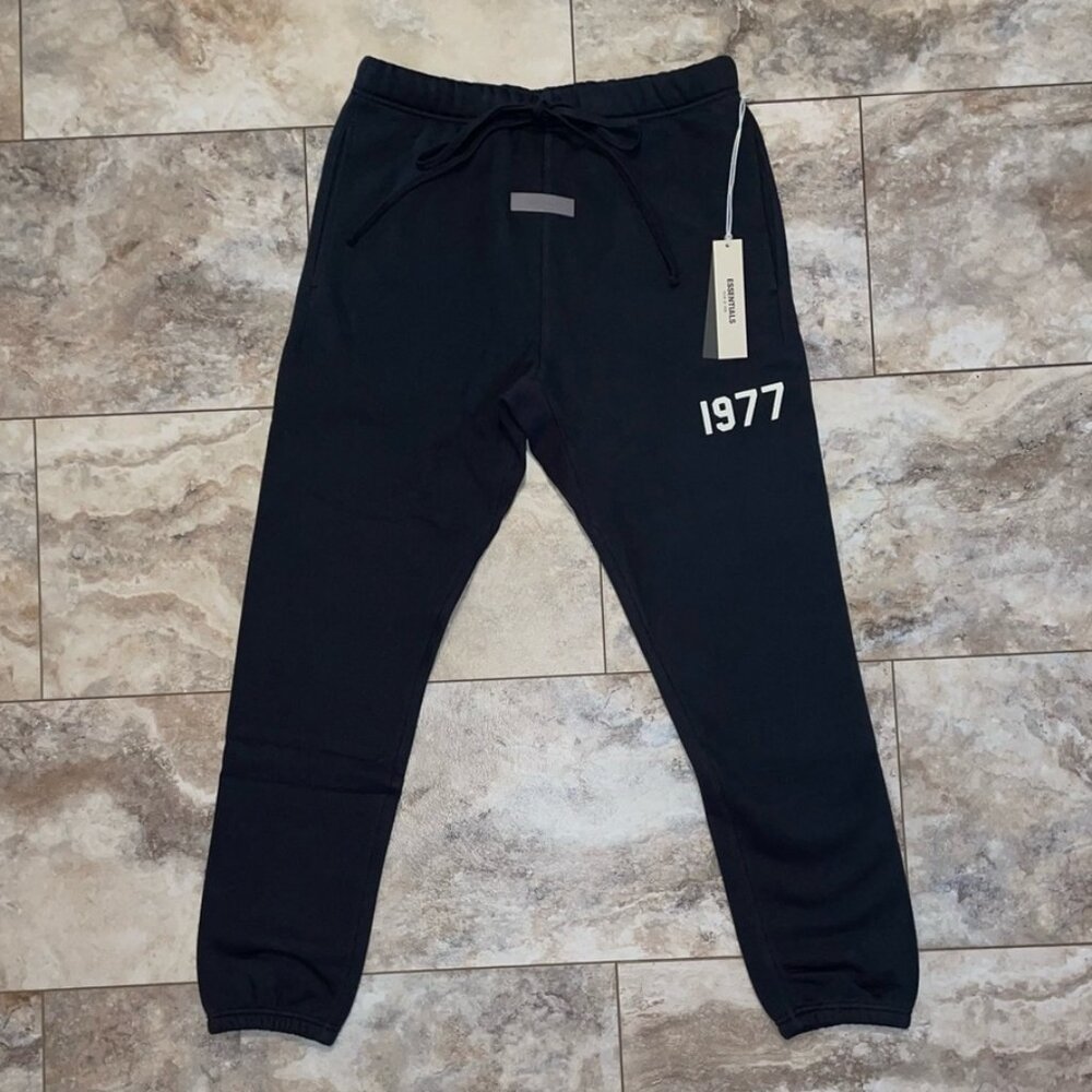 ✨Fear of God Essentials Essentials Sweatpants✨
